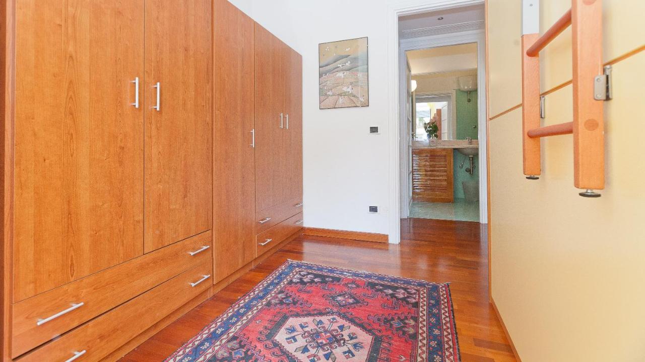 Pateras Flower-rental In Appartement Rome